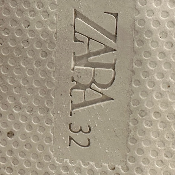 Zara Disney Hightop Mickey Shoe - Picture 5 of 6